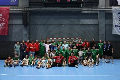 Nil&uuml;fer Belediyespor lige galibiyetle başladı