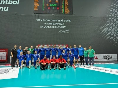 Nil&uuml;fer Belediyespor yoluna kayıpsız devam ediyor