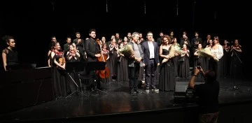 Nil&uuml;fer &Ccedil;ok Sesli Korosu'ndan Nazım Hikmet eserleri 