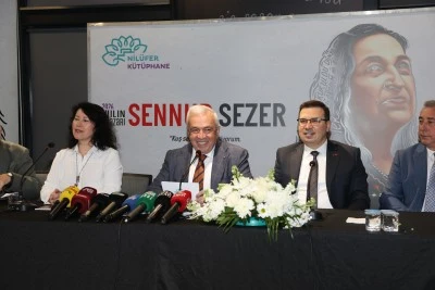 Nil&uuml;fer&rsquo;de 2026 yılının yazarı emeğin ve sokağın şairi Sennur Sezer
