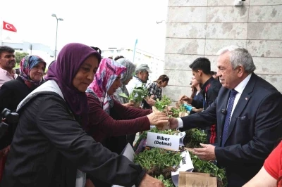 Nil&uuml;fer&rsquo;de 310 bin fide vatandaşlarla buluşuyor
