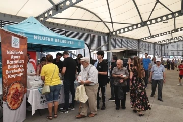 Nil&uuml;fer&rsquo;de aşure kazanı kaynıyor