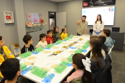 Nil&uuml;fer&rsquo;de &Ccedil;ocuklar Muzdan DNA İzolasyonu Yaptı