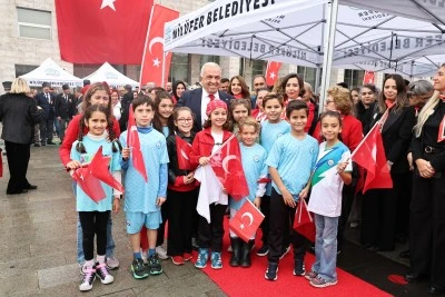 Nil&uuml;fer&rsquo;de Cumhuriyet Bayramı&rsquo;nın 103&rsquo;&uuml;nc&uuml; yıl coşkusu