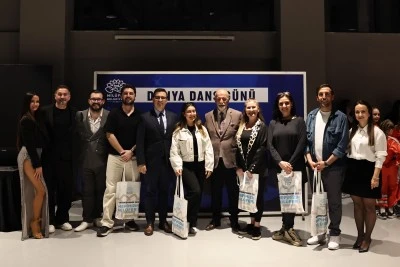 Nil&uuml;fer&rsquo;de dans ş&ouml;leni