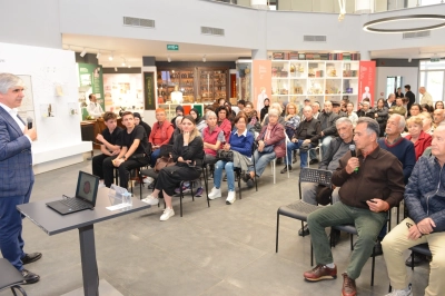 Nil&uuml;fer&rsquo;de G&ouml;z Hastalıkları Ve Tedavileri Anlatıldı