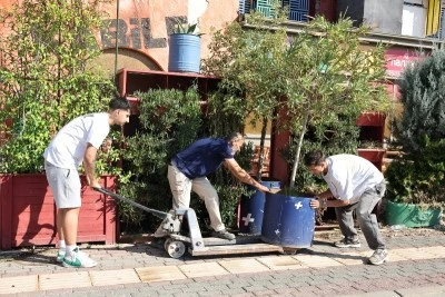 Nil&uuml;fer&rsquo;de kaldırımlar temizlendi