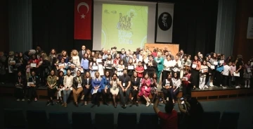 Nil&uuml;fer&rsquo;de kitap kurtları 55 bine yakın kitap okudu