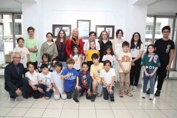 Nil&uuml;fer&rsquo;de k&uuml;&ccedil;&uuml;klerden mesaj dolu &ccedil;izgiler