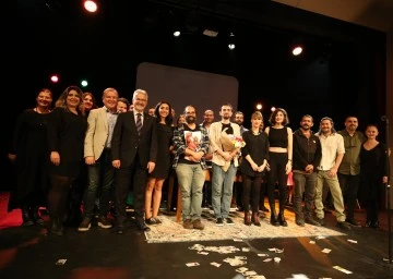 Nil&uuml;fer'de "Bir Kumarbazın &Ouml;l&uuml;m Kılavuzu" izleyici ile buluştu