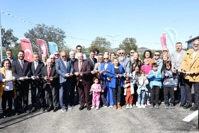 Nil&uuml;fer&rsquo;de sahipsiz hayvanlar i&ccedil;in &ldquo;Umut Ağacı&rdquo; a&ccedil;ıldı