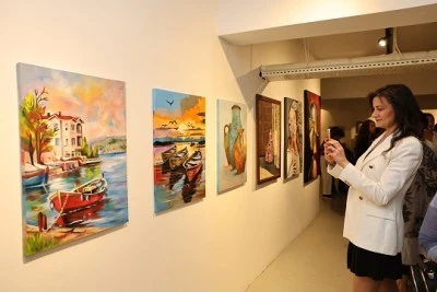 Nil&uuml;fer'de yetişkin kursiyerlerin resimleri sergilendi 