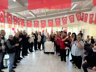 Nil&uuml;fer&rsquo;in b&uuml;y&uuml;klerinden Cumhuriyet Bayramı&rsquo;nda coşkulu kutlama