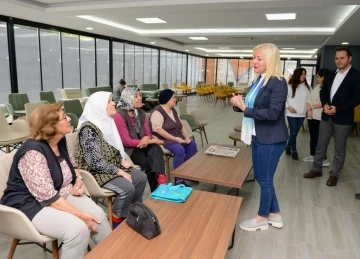 Nil&uuml;fer&rsquo;in huzurevlerindeki anneler unutulmadı