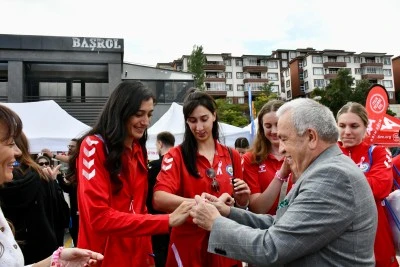 Nil&uuml;fer'in kadınları yeni sezona hazır