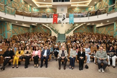 Nil&uuml;fer'in kırsal mahallelerindeki kadınların kitap ve yazar buluşmaları s&uuml;r&uuml;yor