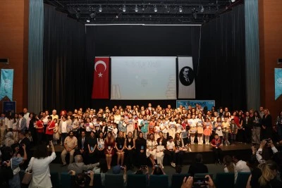 Nil&uuml;fer&rsquo;in kitap kurtları &ouml;d&uuml;llendirildi