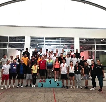 Nil&uuml;fer&rsquo;in Raket Sporları Turnuvası&rsquo;nda şampiyonlar &ouml;d&uuml;llendirildi