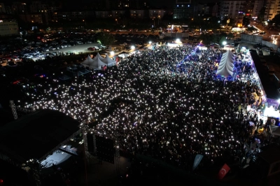 Nil&uuml;fer Karadeniz Festivali&rsquo;nde Ekin Uzunlar R&uuml;zgarı
