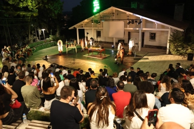 Nil&uuml;fer Kent Tiyatrosu&rsquo;nda Yaz Sezonu Başlıyor