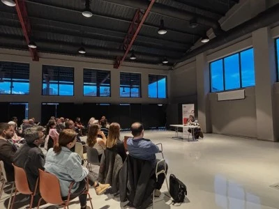 Nil&uuml;fer Pancar Deposu&rsquo;nda &ldquo;sıradan insanın&rdquo; sosyolojisi konuşuldu