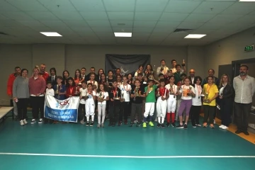 Nil&uuml;fer spor şenliklerinde kupa ve madalya heyecanı s&uuml;r&uuml;yor