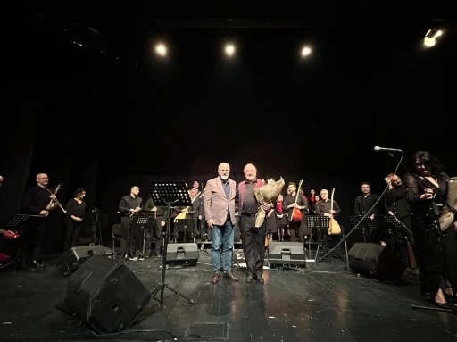 Nil&uuml;fer T&uuml;rk Halk M&uuml;ziği Korosu&rsquo;ndan t&uuml;rk&uuml; ş&ouml;leni