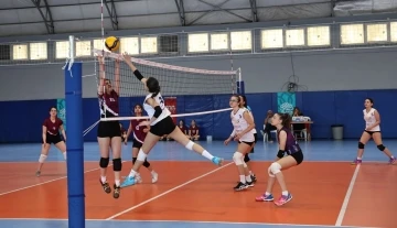 Nil&uuml;fer Uluslararası Spor Şenlikleri heyecanlı m&uuml;sabakalara sahne oluyor