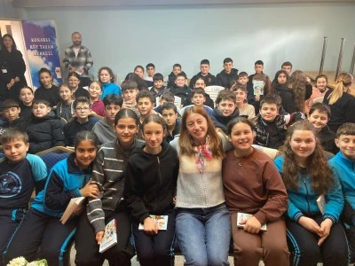 Nil&uuml;ferli &ouml;ğrenciler yazar Melis Sena Yılmaz ile buluştu
