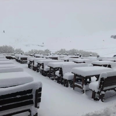 Nisan ayının son g&uuml;nlerinde Uludağ'da kar yağışı