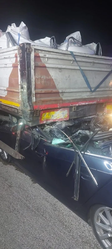 Nişanlı &ccedil;ift, kendileri i&ccedil;in d&uuml;zenlenen eğlenceden d&ouml;nerken kazada &ouml;ld&uuml;