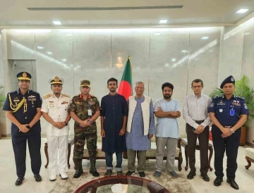 Nobel &Ouml;d&uuml;ll&uuml; Muhammed Yunus, ge&ccedil;ici h&uuml;k&uuml;mete liderlik i&ccedil;in Bangladeş&rsquo;e geldi
