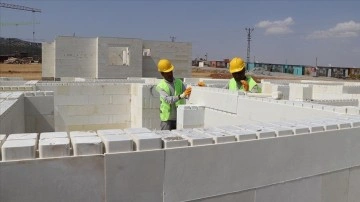 Nurdağı'nda fiber kompozit bloklarla k&ouml;y evi ve deprem konutu inşa ediliyor