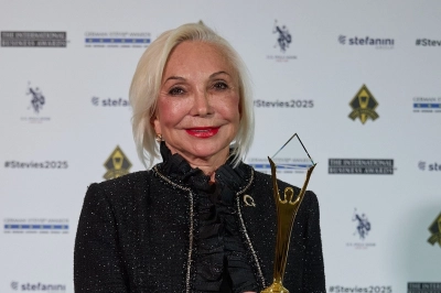 Nurten &Ouml;zt&uuml;rk, D&uuml;nyada İlk Kez Verilen &ldquo;Yılın Sosyal Etki Lideri&rdquo; Altın Stevie &Ouml;d&uuml;l&uuml;&rsquo;n&uuml; Alan İlk İsim Oldu