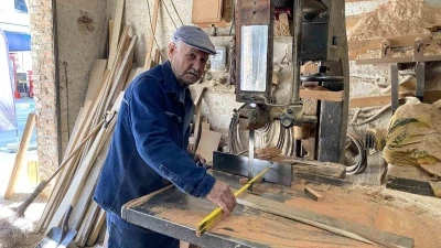 O meslek aile mirası oldu, 76 yıllık tezgah hi&ccedil; durmadı
