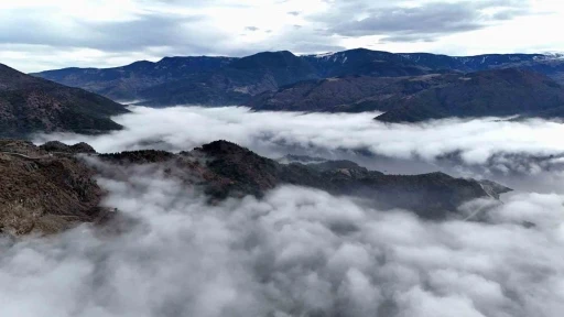 Obruk Barajı&rsquo;nda mest eden sis manzarası
