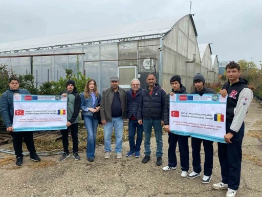 &Ouml;demiş&rsquo;in liseli gen&ccedil;leri T&uuml;rkiye&rsquo;yi Romanya&rsquo;da temsil etti
