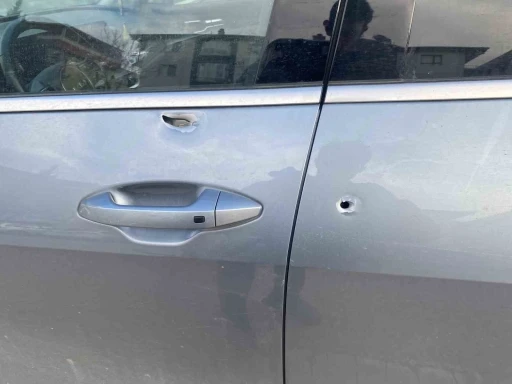 Oğlunu almaya gittiği okulda eşi ve kayınbiraderine silahla ateş a&ccedil;tı
