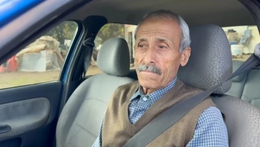 Oğlunu hastaneye g&ouml;t&uuml;rememek i&ccedil;ine dert oldu, 70 yaşında ehliyet aldı
