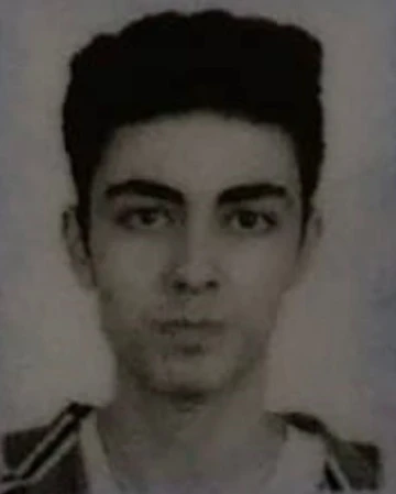 Oğlunu &ouml;ld&uuml;rd&uuml;, kendini tuvalete kilitledi
