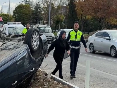 Oğlunun kaza yaptığını &ouml;ğrenen anne olay yerine g&ouml;zyaşlarıyla geldi