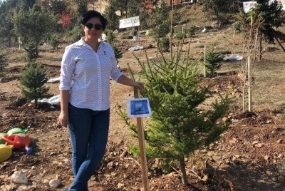 Oğlunun mezarında kalp krizi ge&ccedil;iren anne hayatını kaybetti