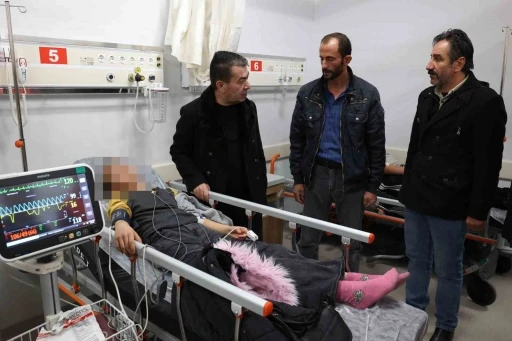 &Ouml;ğrenci servisi ile otomobil &ccedil;arpıştı: 10 yaralı