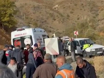 &Ouml;ğrenci servisi, u&ccedil;uruma yuvarlandı; 14 yaralı