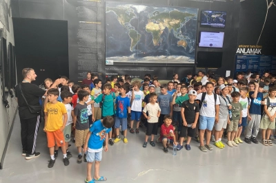 &Ouml;ğrenciler 17 Ağustos Deprem M&uuml;zesinde Bilin&ccedil;leniyor