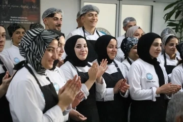 &Ouml;ğrenciler aş&ccedil;ılık sınavında y&ouml;resel lezzetlerle yarıştılar
