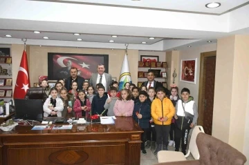 &Ouml;ğrenciler sordu, Başkan Tekin cevapladı
