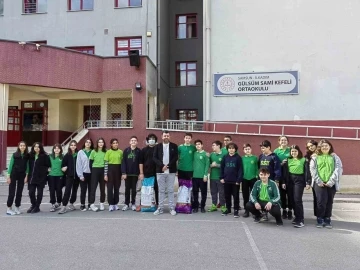 &Ouml;ğrencilerden sokak hayvanları duyarlılığı
