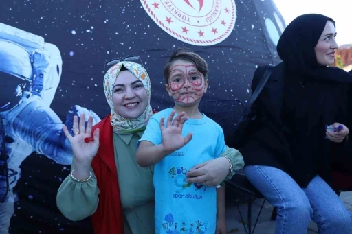 &Ouml;ğrencilere r&uuml;ya gibi karşılama
