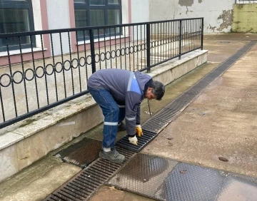 &Ouml;ğrencilerin g&uuml;venliği i&ccedil;in okullarda tadilat yapılıyor
